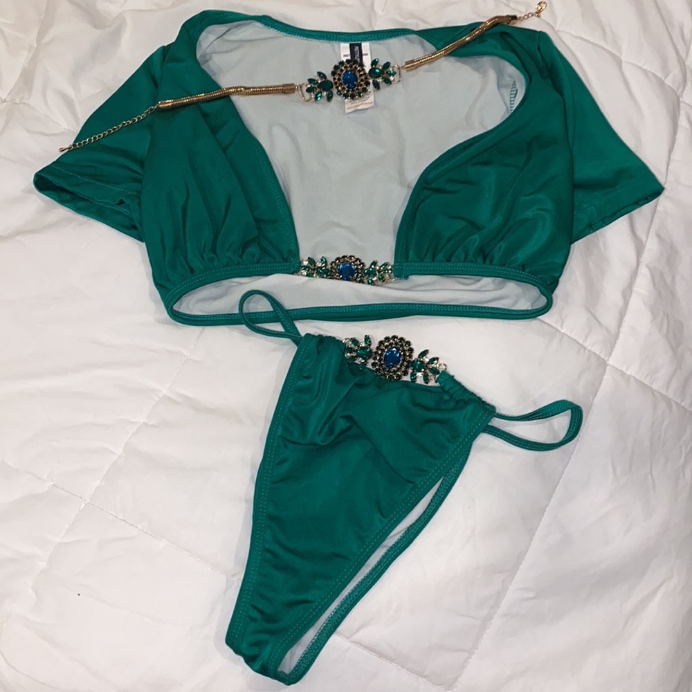 Pretty little thing emerald green bikini size US2 with matching choker